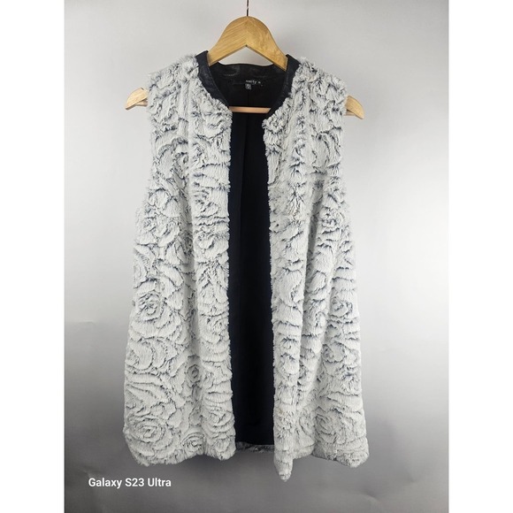 Matty M. Sz XS/S Oversized Faux Fur vest, - Picture 1 of 6
